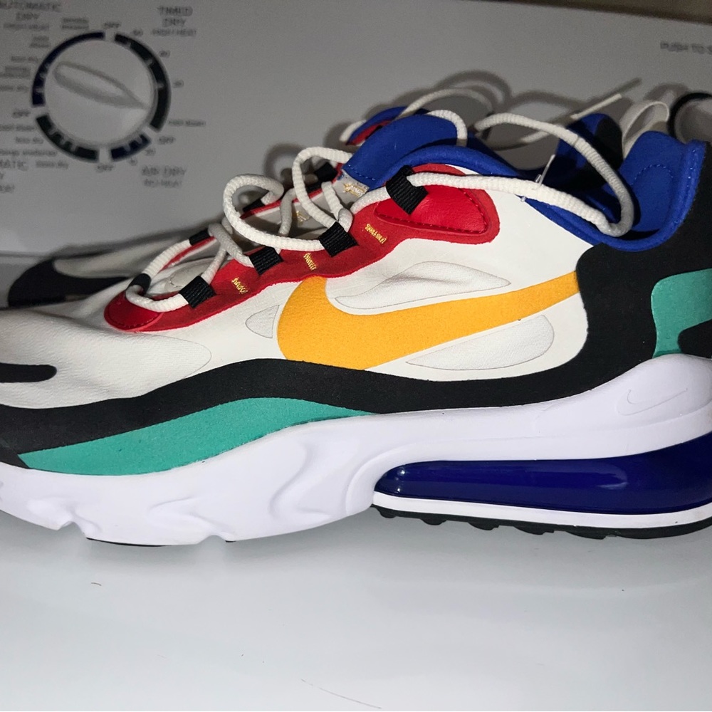 Nike 270s size 10 men’s brand new